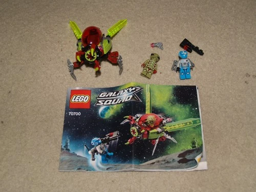 LEGO Galaxy Squad Space Swarmer 70700 - near complete - w/ 2 figures instruction