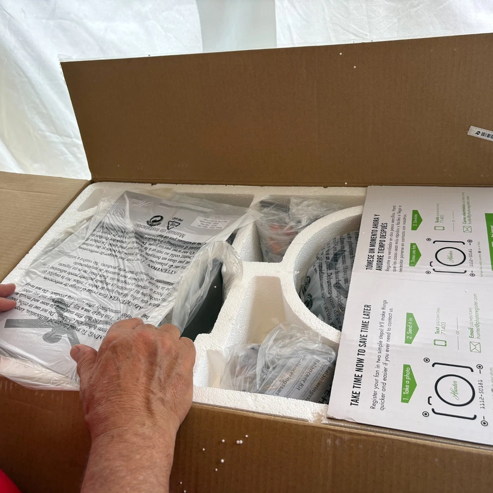 Hunter 50181 44 Inch Indoor Ceiling Fan with Light Kit - New/Never Used - Image 3 of 4