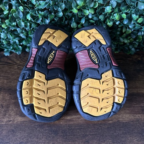 KEEN Newport Youth Size 8 Red Black Waterproof Sandals Water Shoes - Picture 6 of 7