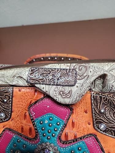 Blazin Roxx Handbags - Picture 8 of 8
