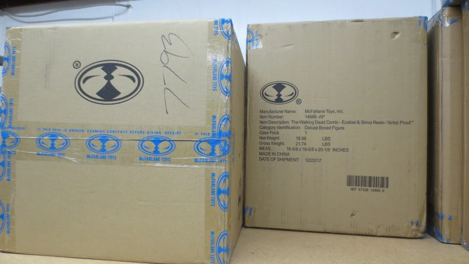 The Walking Dead Ezequiel y Shiva McFarlane Artista Prueba Resina Estatua #?/50 Foto 4 de 4