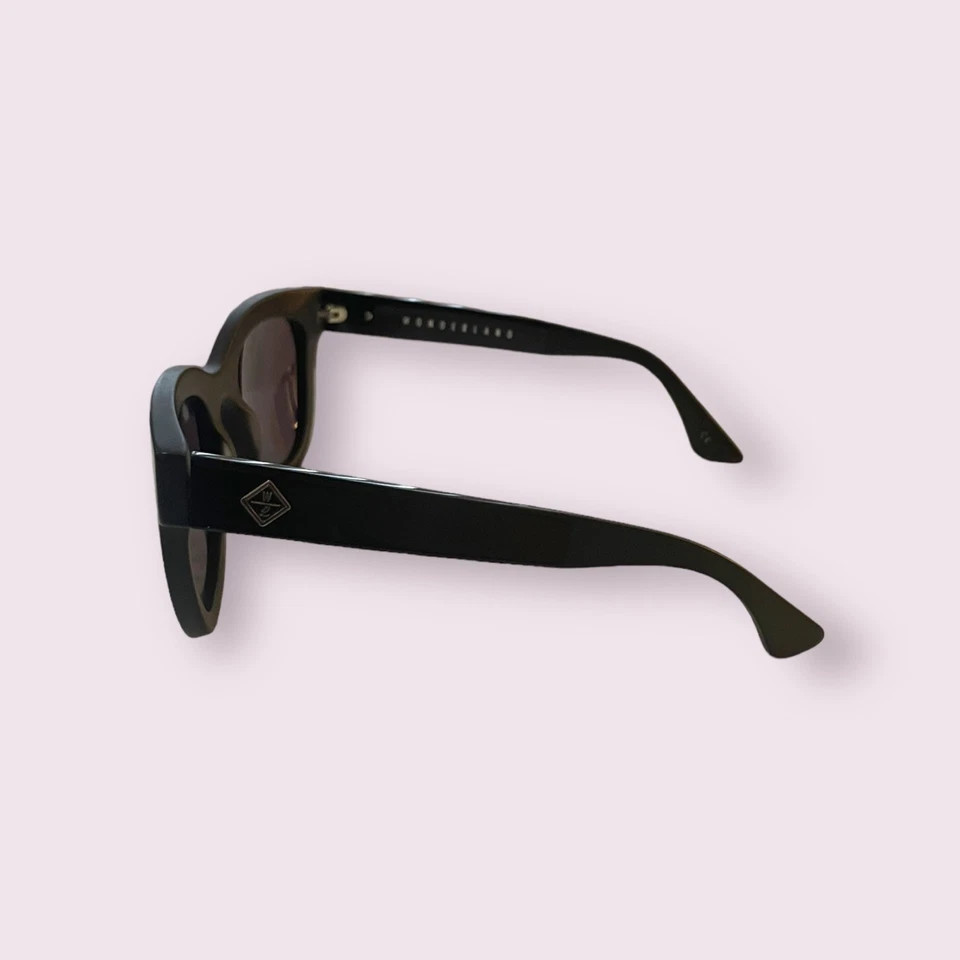 Gafas de sol Stone Cold Fox x Wonderland Colony negras Foto 3 de 4