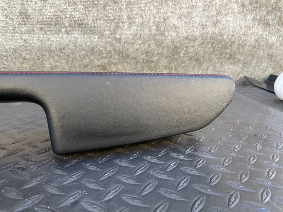 Panel de puerta de cuero reposabrazos lado izquierdo Mercedes C190 Amg GT/GTS 2016-2018 OEM Foto 2 de 4