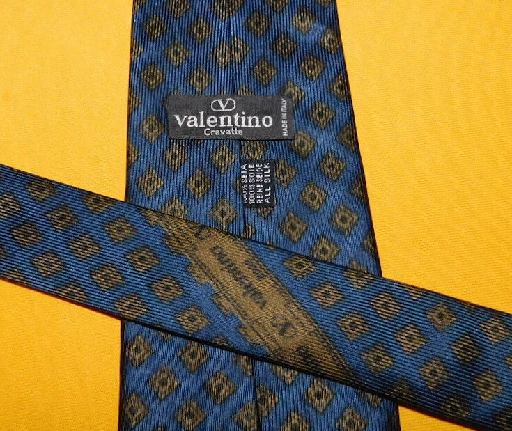 CORBATA HOMBRE VALENTINO HECHA EN ITALIA AZUL/BEIGE CUADRADO MOTIVO - CORBATAS DE DISEÑO. Foto 3 de 3
