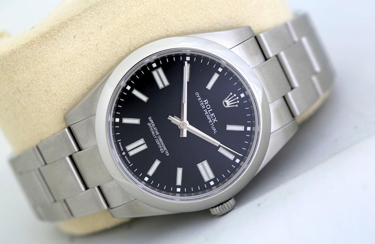 Rolex Oyster Perpetual 41 (2022) 124300 Watch - Black Dial & Oyster Bracelet