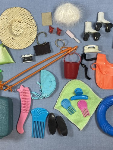 34-teiliges Set Barbie & Clone Zubehör Schuhe Hüte Sport Kamera Handtasche lustige Sachen! - Bild 7 von 8