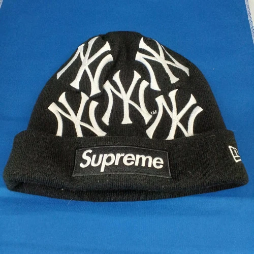 Casquette tricot SUPREME 21AW
