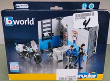 Bruder 1:16 Scale Bworld Police Station With Police Motorcycle 62732 Damaged Box