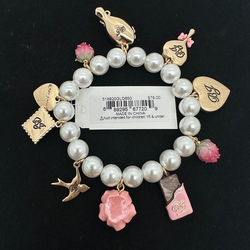 Betsey Johnson Sweetheart Charm Faux Pearl Stretch Bracelet Hearts NWT - Picture 3 of 4