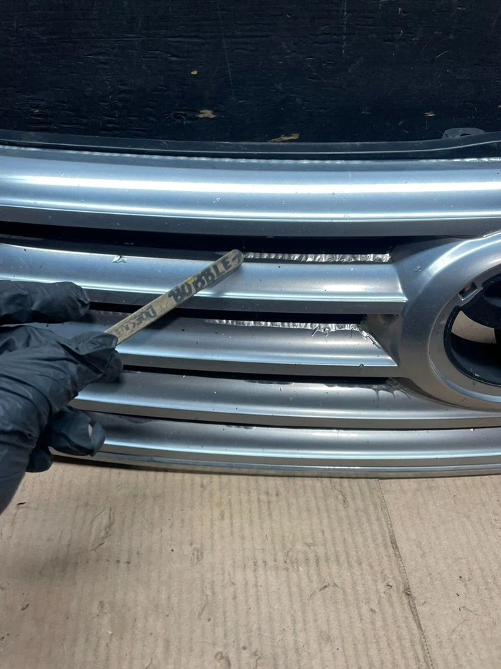 2008 to 2010 Toyota Avalon Front Upper Grill Grille N5662 PS - Image 4 of 4