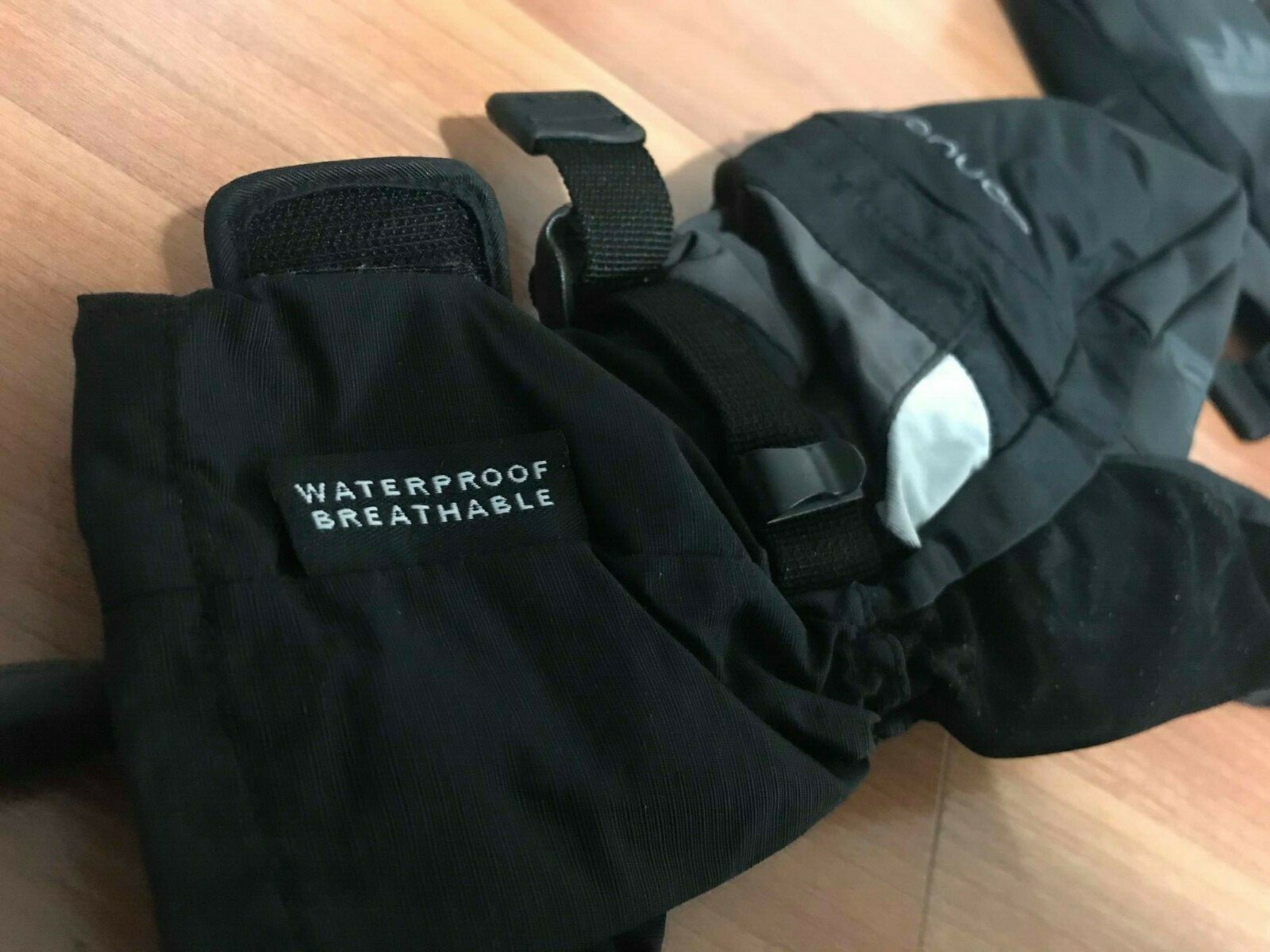 Convert Board Wear (Columbia), Women's Winter gloves, New without Tag