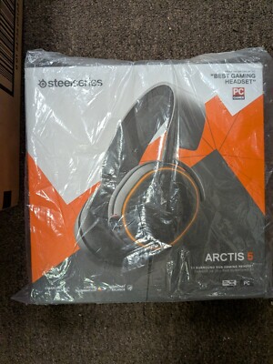 SteelSeries Arctis 5 61504 Gaming Headset - Black Brand new