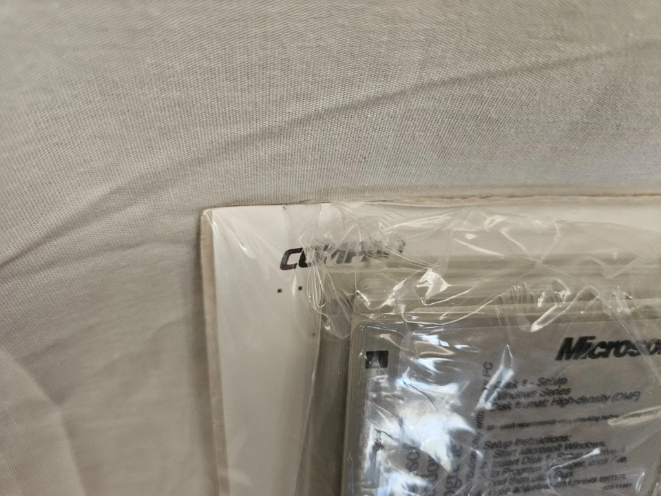 New Sealed OEM Microsoft Windows 95 Upgrade OS 3.5 Very Rare Inch Floppy Disk OS - Image 3 of 4