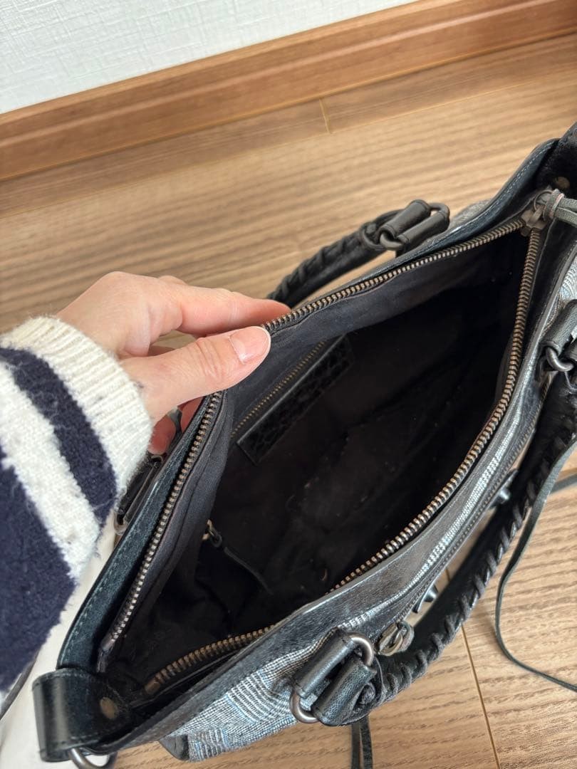 Rare BALENCIAGA The First Shoulder Bag in Black Houndstooth thumbnail 7