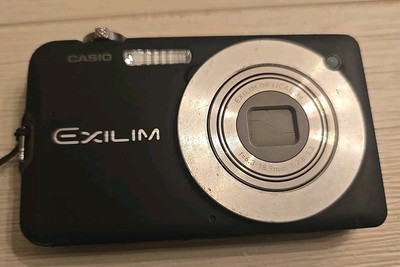 CASIO Exilim EX-S10A 10.1 MP Digital Camera CAMERA & Battery Cracked Screen