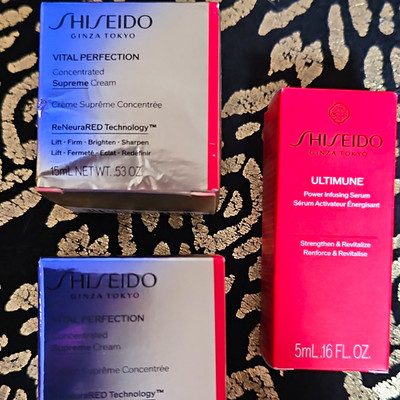 Shiseido Vital Perfection Tagespflege Creme ReNeuraRED Technology 2 x 15 ml
