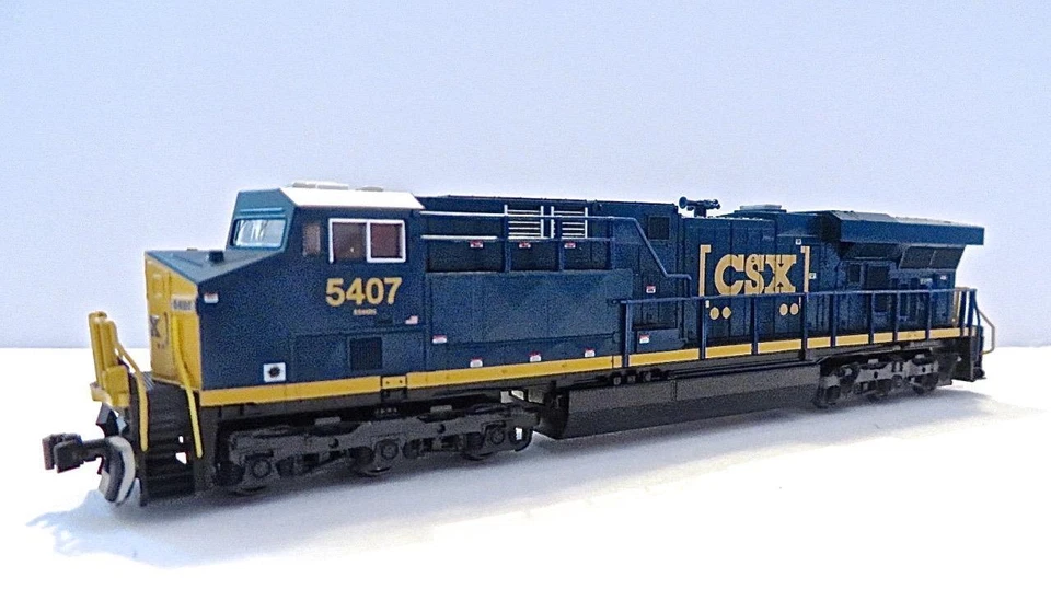 N Gauge KATO 176-8937 CSX Boxcar ES44DC Powered Diesel Cab 5407 with DCC - Image 3 of 4
