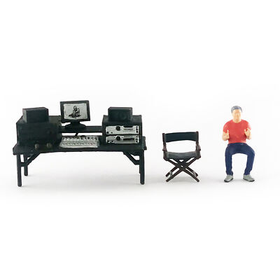 ED 1:64 Painted Figure Mini Model Miniature  Diorama Director Backstage Set R