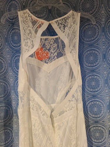 Ivory long dress and open back - Picture 4 of 5