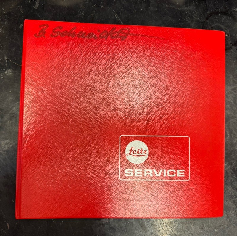 LEITZ SERVICE factory manual for Leica M6 in Binder