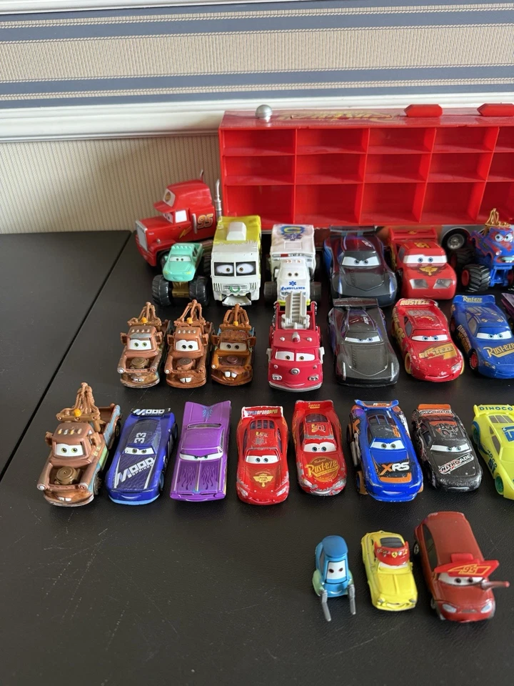 MEGA Disney Pixar Coches Lote de 32 Coches Película Lightning Mater Diecast Mack Storm Foto 4 de 4