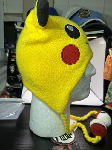 2015 Pokemon Pikachu Beanie Hat Nintendo Tassels Poké Ball One Size Fits Most - Imagen 9 de 9