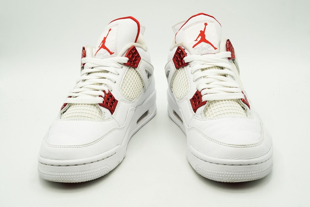 AIR JORDAN IV 4 RETRO USED SIZE 9 UNIVERSITY RED METALLIC AIR JORDAN IV 4 RETRO USED SIZE 9 UNIVERSITY RED METALLIC