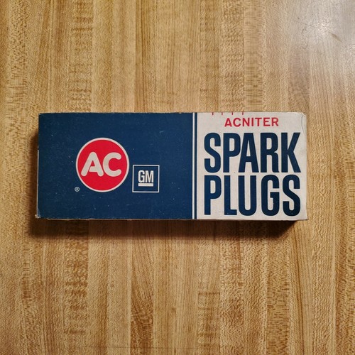 New in Box NOS Set 8 ACDelco Acniter GM Spark Plugs R43LTSX Made in USA 5613600
