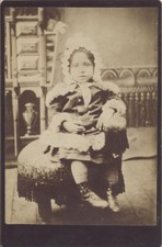 CABINET CARD PORTRAIT OF ADORABLE LITTLE GIRL IN BONNET