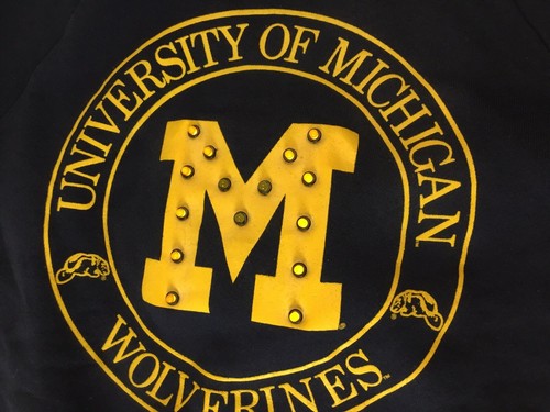 VINTAGE Michigan Wolverines Sweatshirt Lights Up Flash Mens Medium Blue Graphic - Picture 3 of 10
