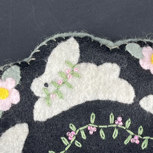 Primitive Penny Rug Votive Candle Mat Easter Spring Bunny Rabbit Wool Felt - Picture 4 of 9