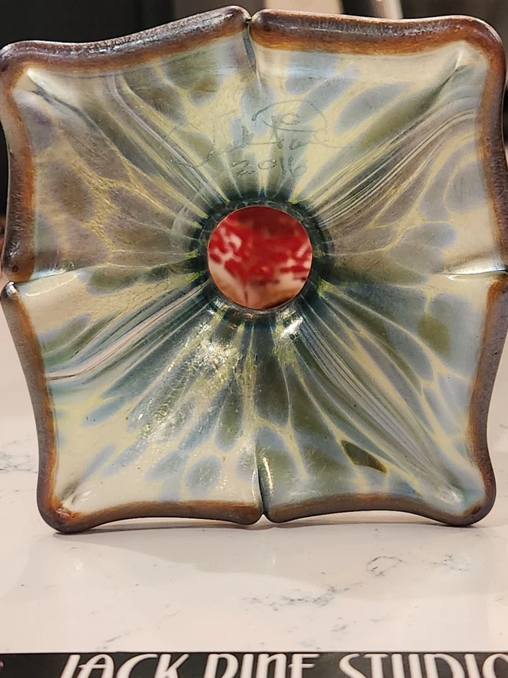 Jarrón jarra de vidrio artístico iridiscente firmado por Jack Pine Studios 2016 soplado a mano Foto 4 de 4