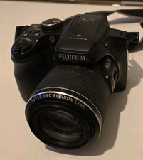Fujifilm Finepix S 8200 digital SLR camera. 16 Megapixels. 40 X zoom.