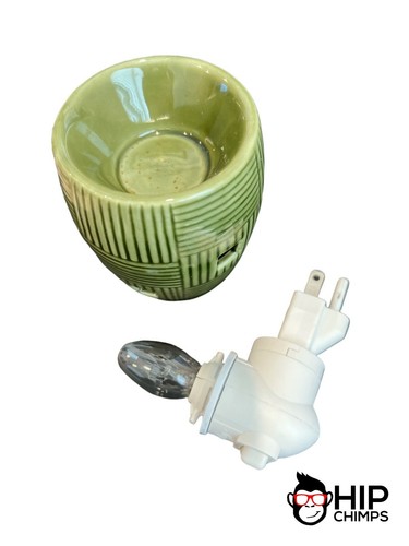 Weave Green Scentsy Warmer Nightlight Plug In, Discontinued - Picture 2 of 5