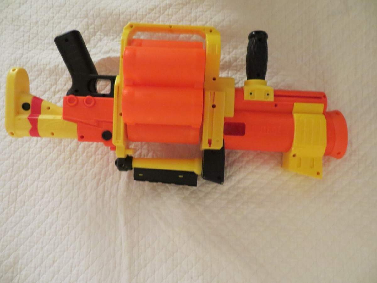 Nerf Fortnite GL Rocket Firing Blaster Bazooka E8910 Grenade