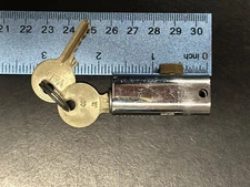 YALE FILE CABINET LOCK WITH 2 KEYS, NEW BUT FROM OLD STOCK