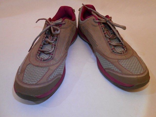clarks athletic shoes