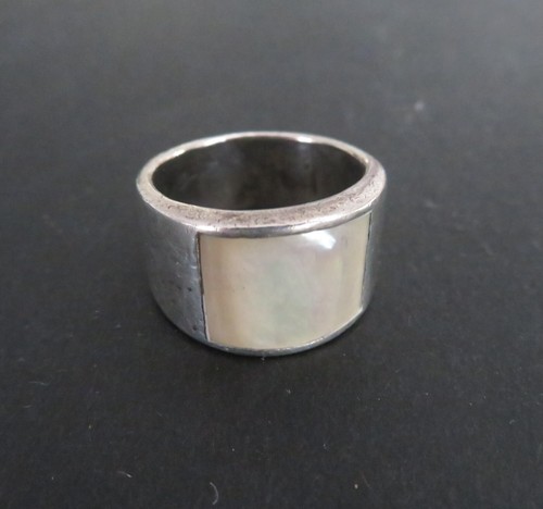 925 Genuine Sterling Silver Thick Mother Of Pearl Cigar Ring Jewellery Size 6.5 - Picture 6 of 9
