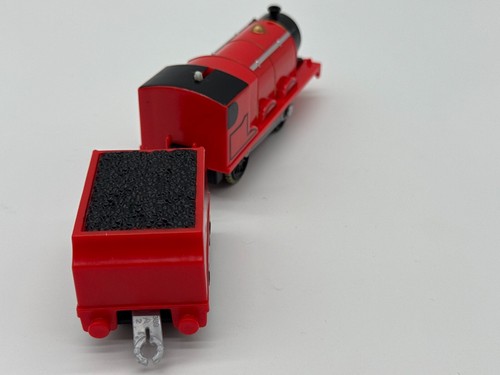 Thomas TrackMaster James Motorized Train BML08 Red Engine w/ Coal Tender Works - Picture 4 of 9