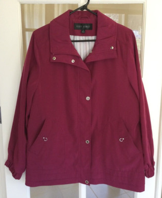 Women's size Medium Fleet Street Windbreaker Summer Rain Jacket Full zip