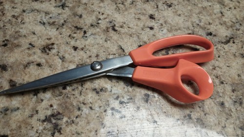 Fiskars Pinking Shears Scissors Blades 5 inch. Scissor 9.5 inch used for sewing - Picture 2 of 7