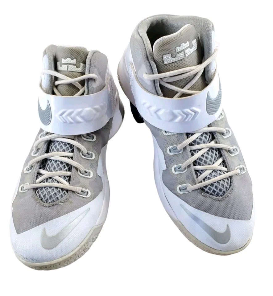Nike Zoom Soldier 8 Lebron Zapatos de Baloncesto Juveniles 6 Y Blanco Gris Alto Top Atlético Foto 2 de 4