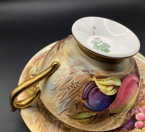 Pair AYNSLEY Bone China Orchard Gold Tea Cups & Saucers. Signed D. Jones. 1037. - Picture 6 of 15