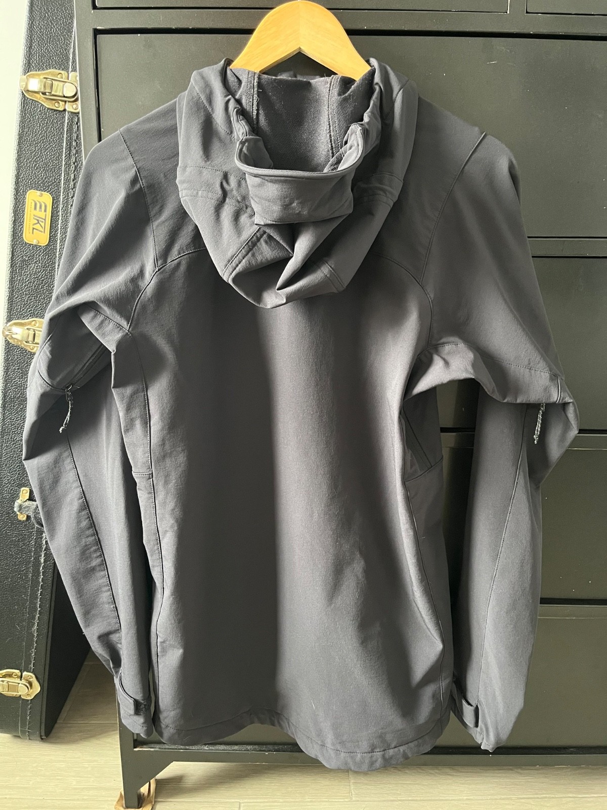 Mountain Equipment Mission softshell jacket, Blac… - image 2