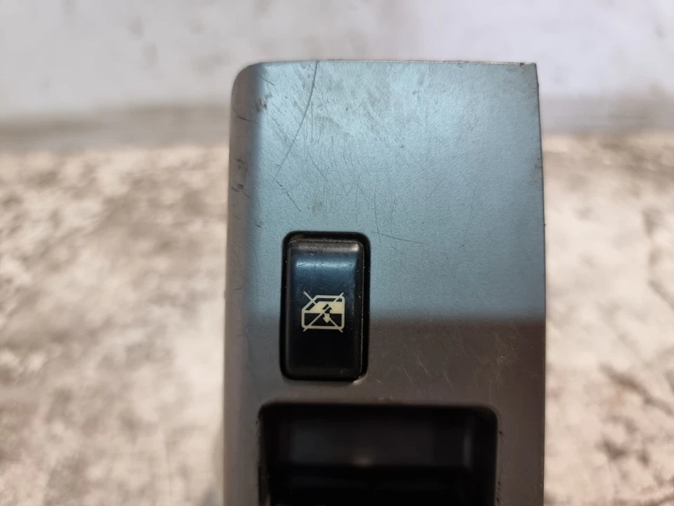 Interruptor de ventana de 4 vías derecho eléctrico Nissan Pathfinder 2005 MK3 R51 OEM 25401EB301 Foto 3 de 4