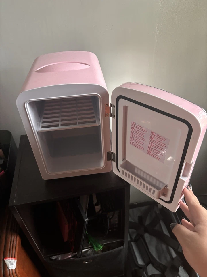 Mini Nevera Espejo LED Cuidado de la Piel y Maquillaje Refrigerador Pequeño Rosa Foto 3 de 4
