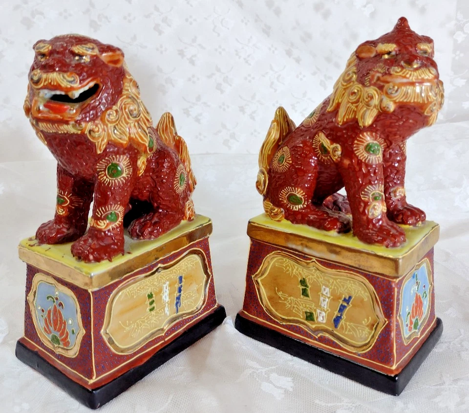 古董 2 个日本 KUTANI Guardian Foo 狗狮子瓷雕像签名 - BOGO — 第 2/4 张图片