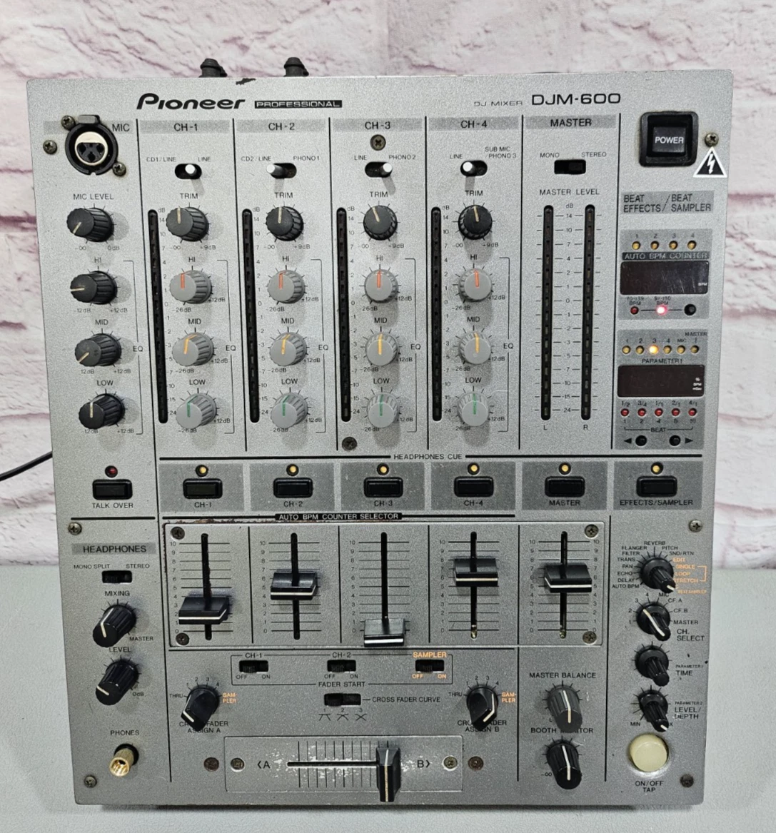 パイオニア DJM-600 DJミキサー ディスコ／クラブ DJ用ミキサー「DJM−600」新発売 | 報道資料