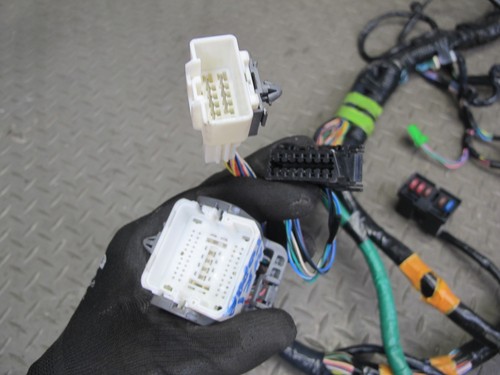 Mazda RX8 2008 6 velocidades A/T tablero delantero panel de instrumentos cableado arnés OEM - Imagen 7 de 18