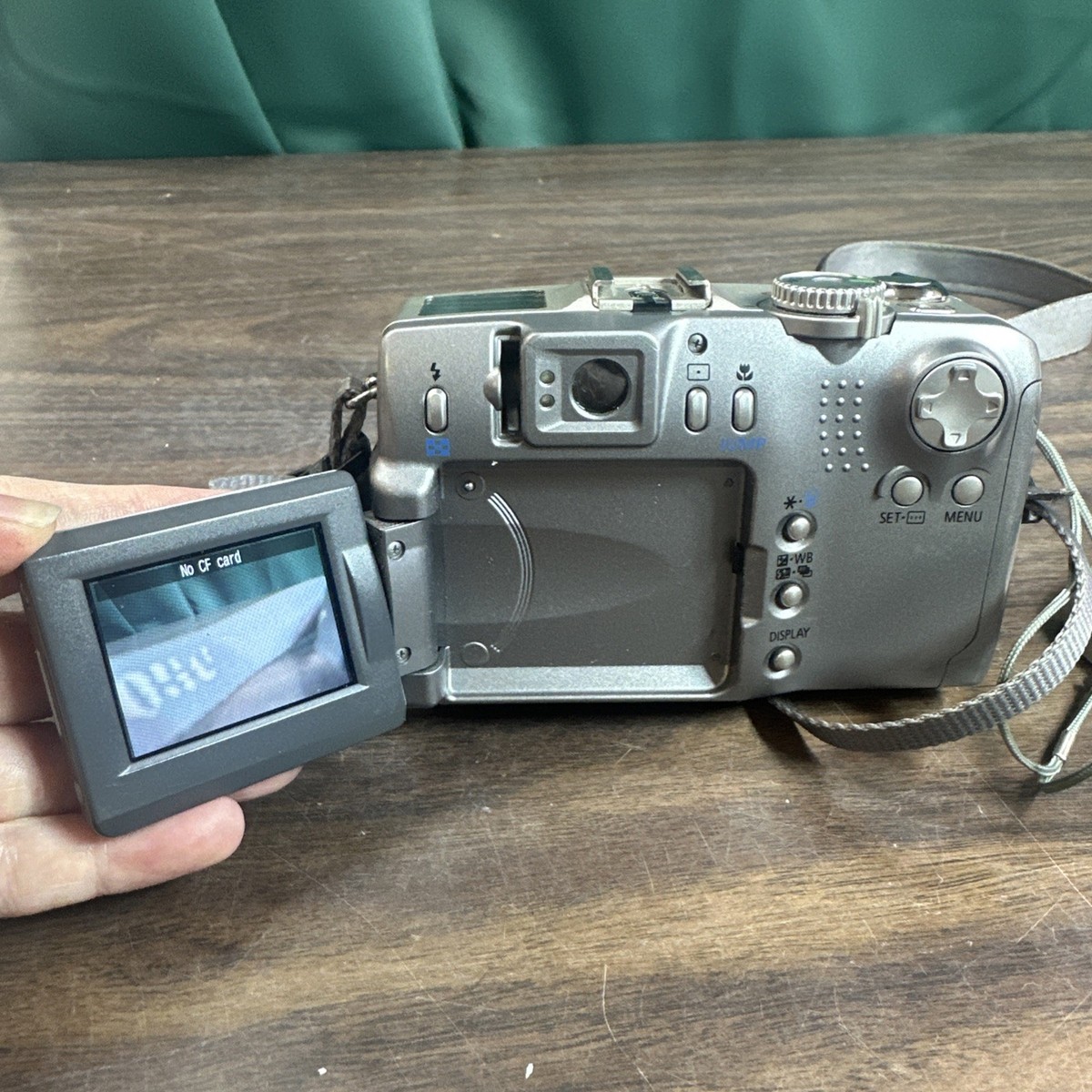 Canon PowerShot G2 4.0MP Flip Screen Digital Camera Silver Tested